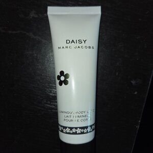 Daisy by Marc Jacobs Luminous Body Lotion